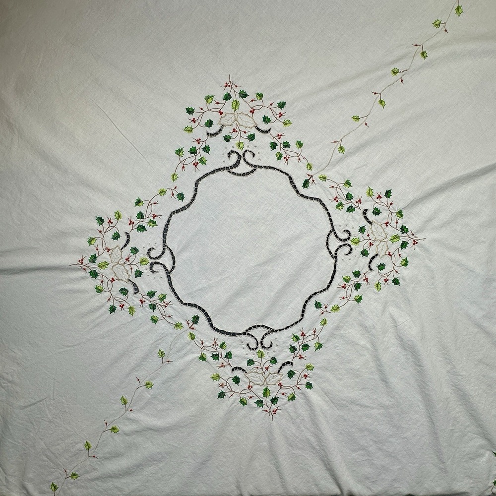 Lenox Linen Tablecloth 61 Inch Christmas Holly Embroidered Round Shaped Cotton